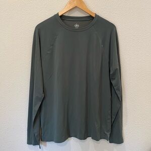 ALO Yoga Men’s NWOT activewear long sleeve shirt